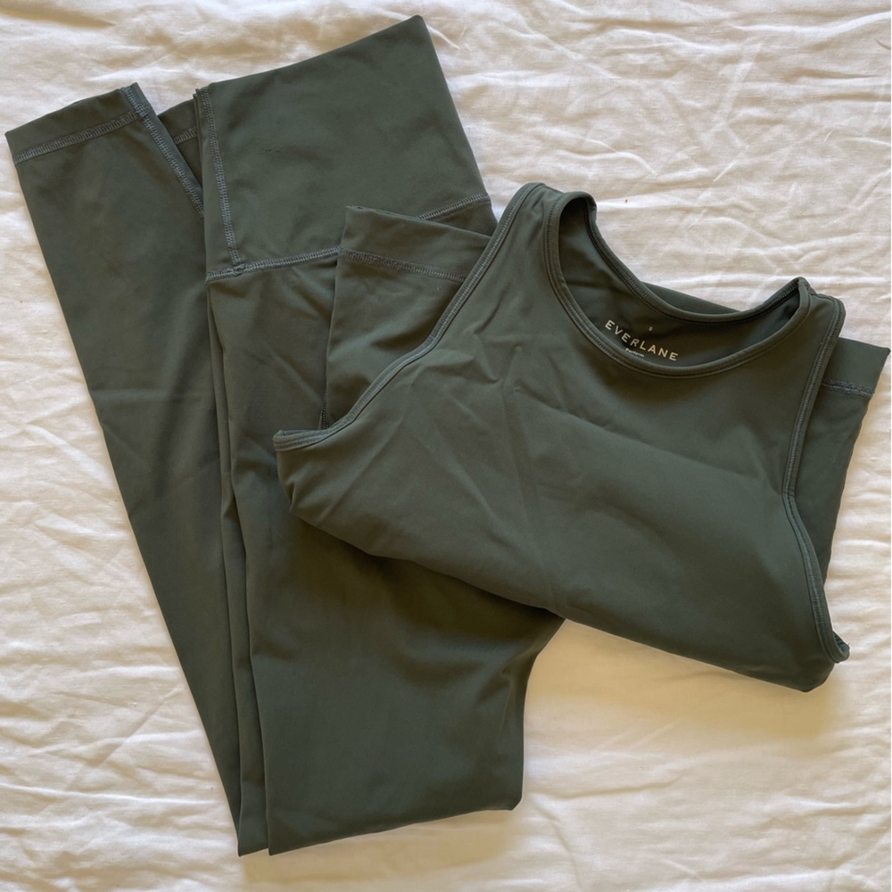 Everlane Perform Exercise Yoga Set Green Small